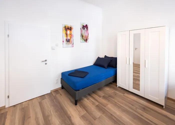 Radiant Premium Apartments - Fuenfhaus