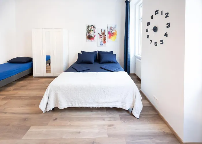 Radiant Premium Apartments - Fuenfhaus