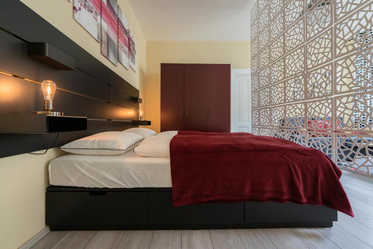 Radiant Premium - Fuenfhaus * Vienna