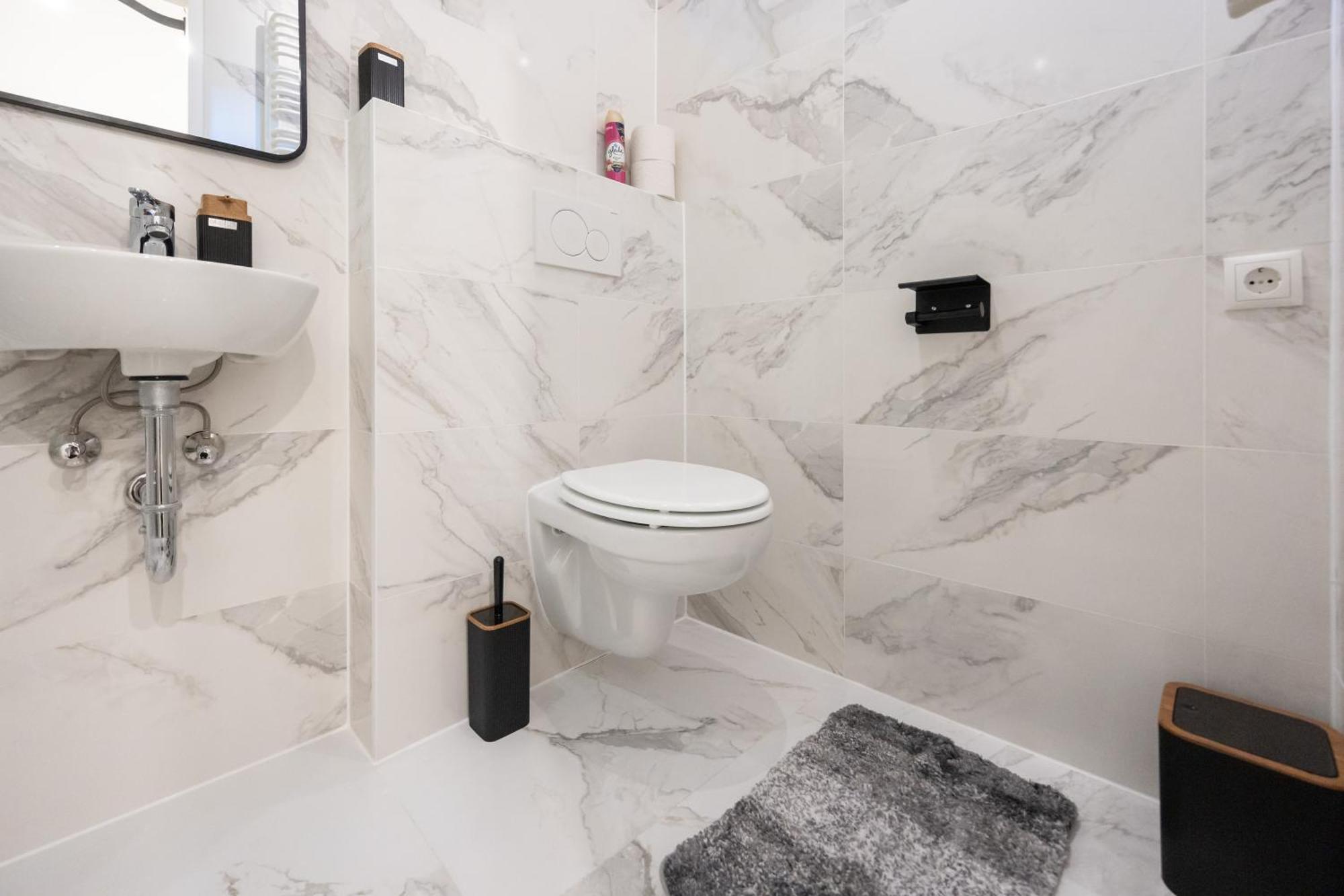 Radiant Premium - Fuenfhaus Apartment